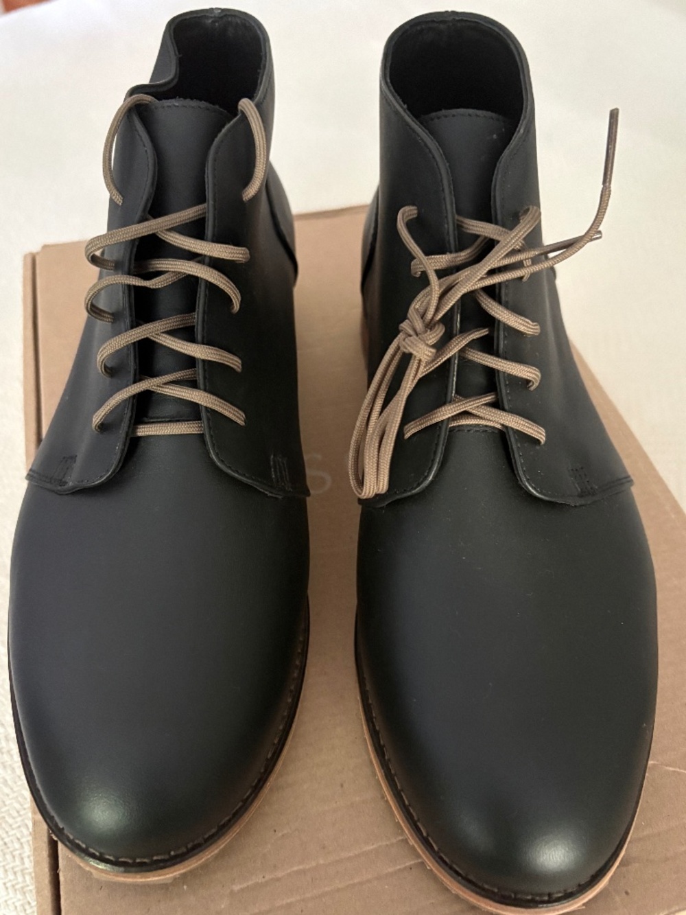 Nisolo
Handcrafted Men’s Chukka Boots